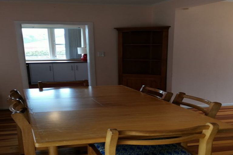 Photo of property in 416 Stokes Valley Road, Stokes Valley, Lower Hutt, 5019