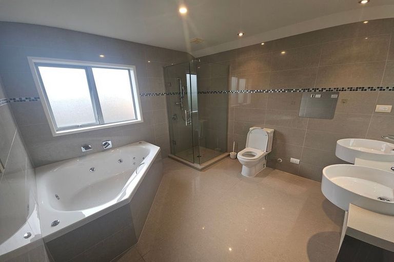 Photo of property in 831a Chapel Road, Shamrock Park, Auckland, 2016