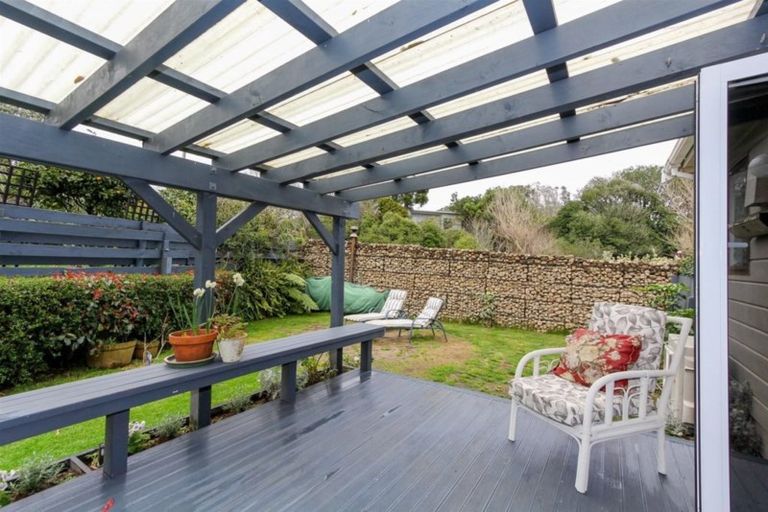 Photo of property in 121 Poplar Grove, Whalers Gate, New Plymouth, 4310