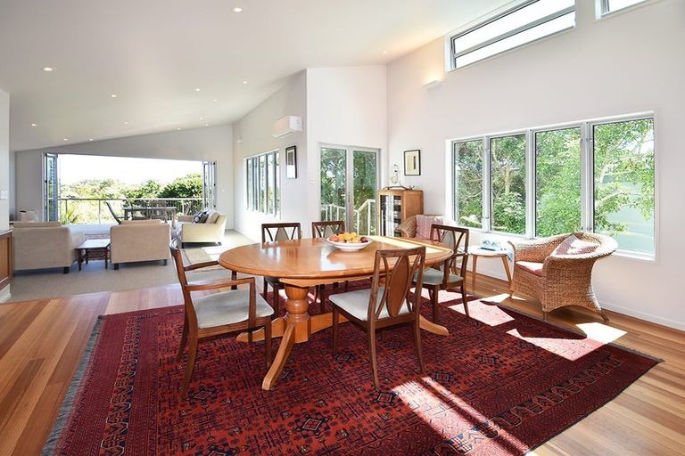 Photo of property in 9 Domain Crescent, Muriwai, Waimauku, 0881