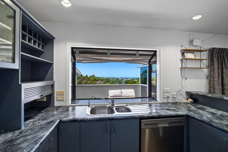 Photo of property in 1/311 Glenfield Road, Glenfield, Auckland, 0629