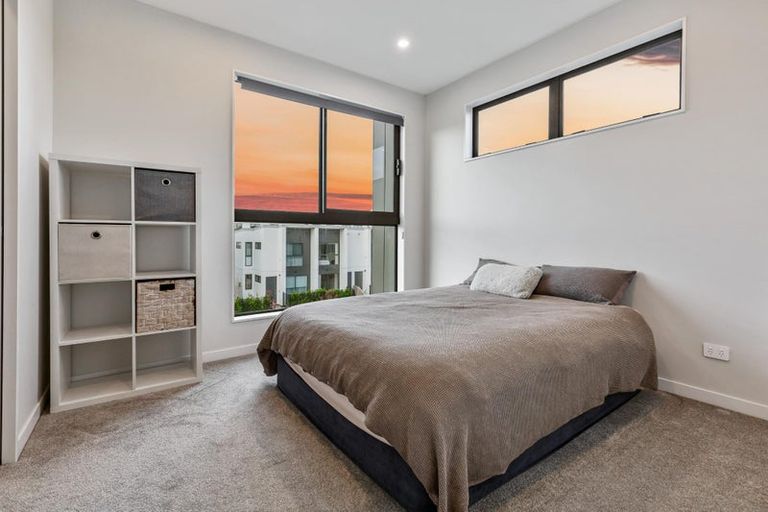 Photo of property in 102 Tarapuka Road, Westgate, Auckland, 0814