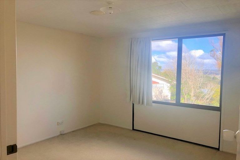 Photo of property in 2/21 Sarajevo Place, Massey, Auckland, 0614