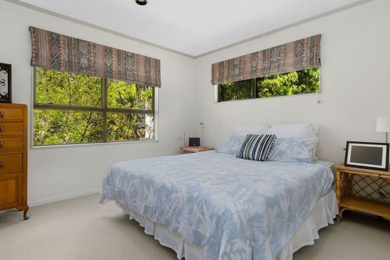 Photo of property in 11 Elmira Place, Browns Bay, Auckland, 0630