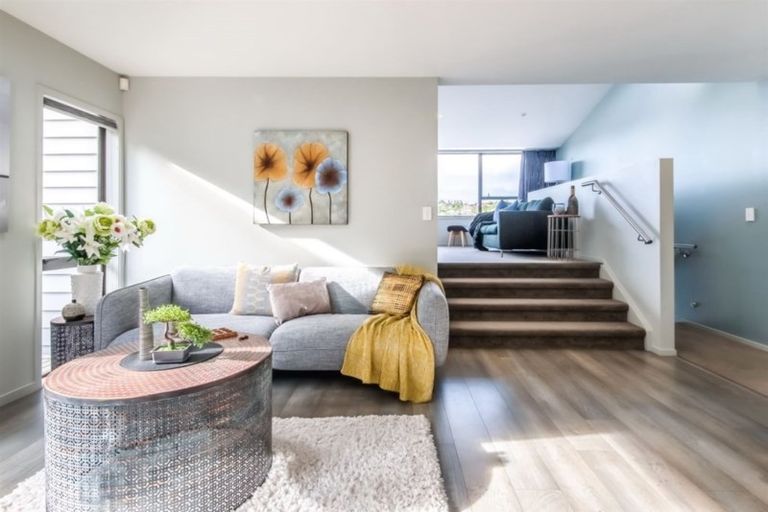 Photo of property in 4/9 Korotaha Terrace, Rothesay Bay, Auckland, 0630