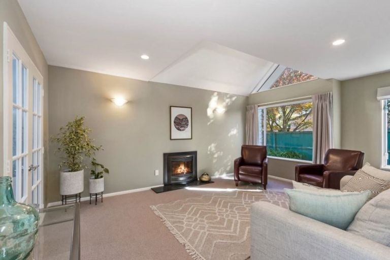 Photo of property in 20 Cashmere Road, Cashmere, Christchurch, 8022