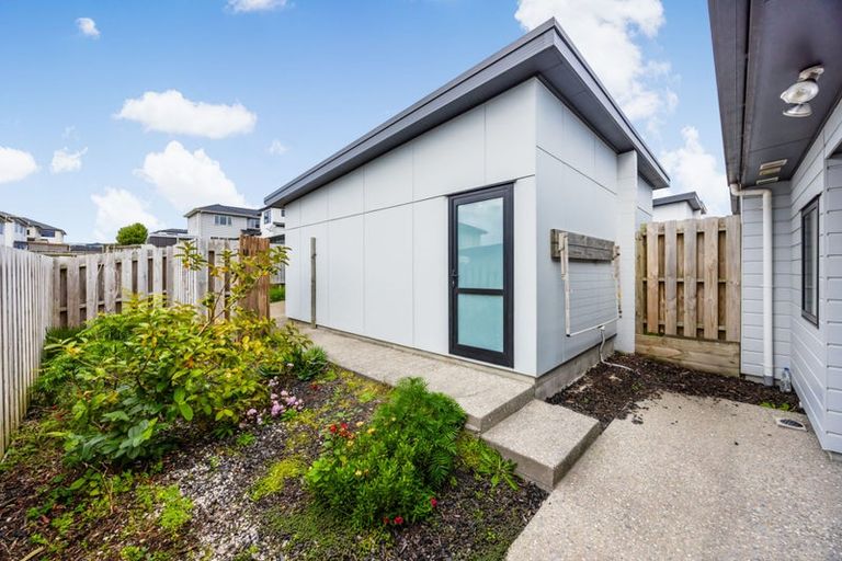 Photo of property in 7 Kapuarangi Lane, Papakura, 2110