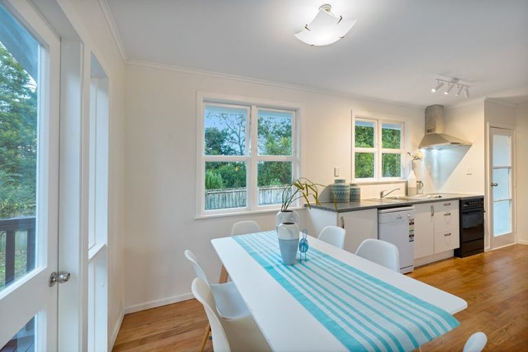 Photo of property in 43 Riverpark Crescent, Henderson, Auckland, 0610