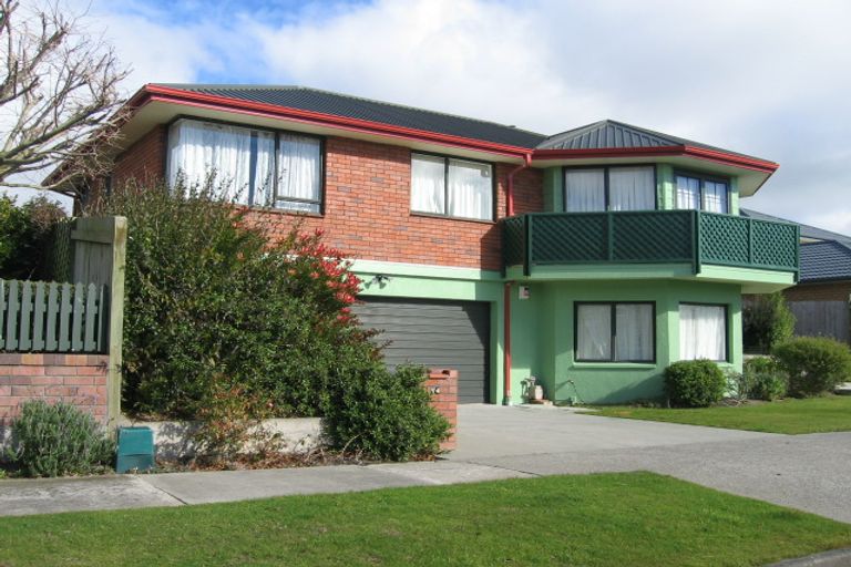 Photo of property in 74 Pacific Drive, Fitzherbert, Palmerston North, 4410