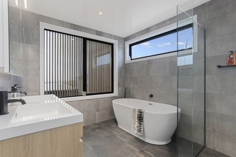 Photo of property in 57 Cilliers Drive, Silverdale, 0932