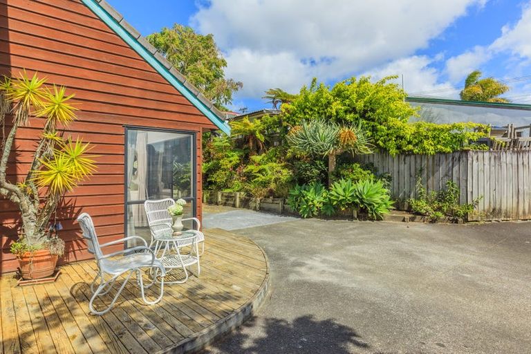 Photo of property in 2/1 Livingstone Street, Milford, Auckland, 0620