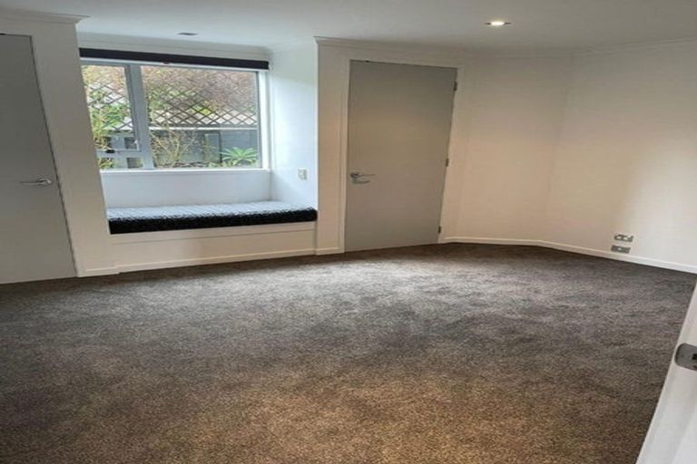 Photo of property in 1007 Beach Road, Torbay, Auckland, 0630