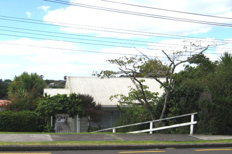 Photo of property in 2/18 Nigel Road, Browns Bay, Auckland, 0630