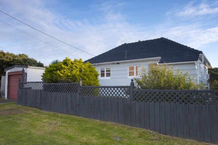 Photo of property in 15 Leveson Street, Strathmore Park, Wellington, 6022
