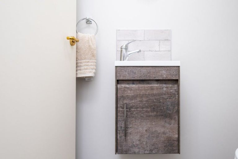 Photo of property in 3/212 Grove Road, Mayfair, Hastings, 4122