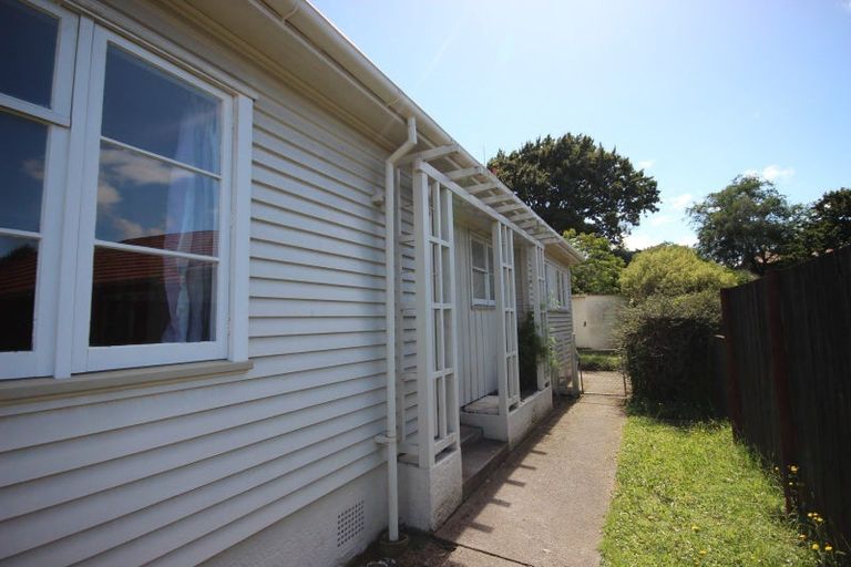 Photo of property in 15 Plymouth Street, Roslyn, Palmerston North, 4414