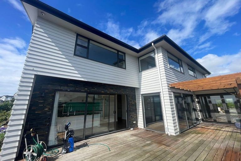 Photo of property in 39 Headland Drive, Long Bay, Auckland, 0630