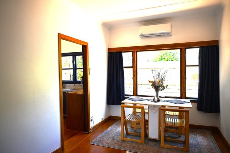 Photo of property in 87 Northland Road, Northland, Wellington, 6012