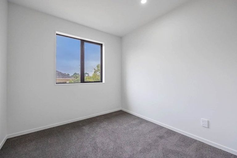 Photo of property in 49a Golf Road, New Lynn, Auckland, 0600