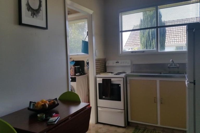 Photo of property in 2/4 Lomax Place, Islington, Christchurch, 8042