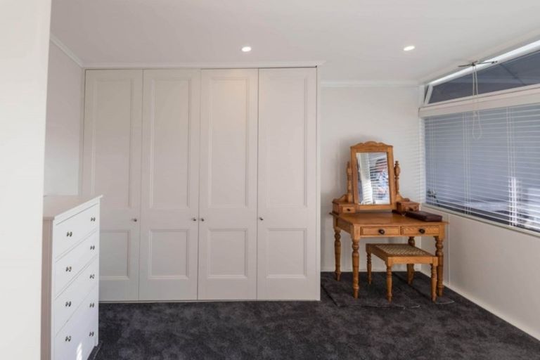 Photo of property in 30 Grassways Avenue, Pakuranga, Auckland, 2010