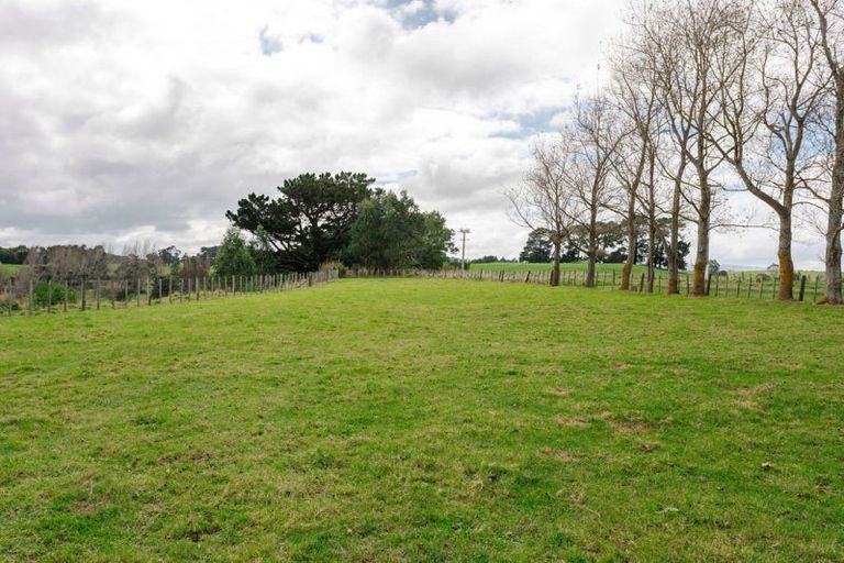 Photo of property in 423 Tipapakuku Road, Dannevirke, 4976