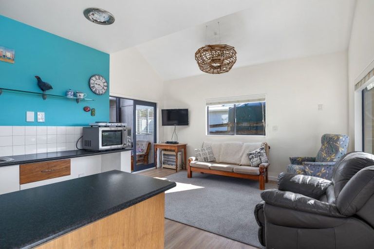 Photo of property in 22 Pinedale Crescent, Riversdale Beach, Masterton, 5872