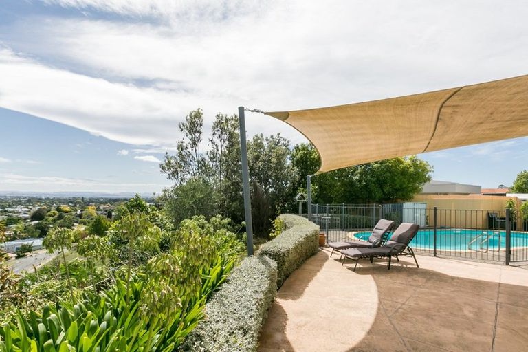 Photo of property in 15 Woodford Heights, Havelock North, 4130