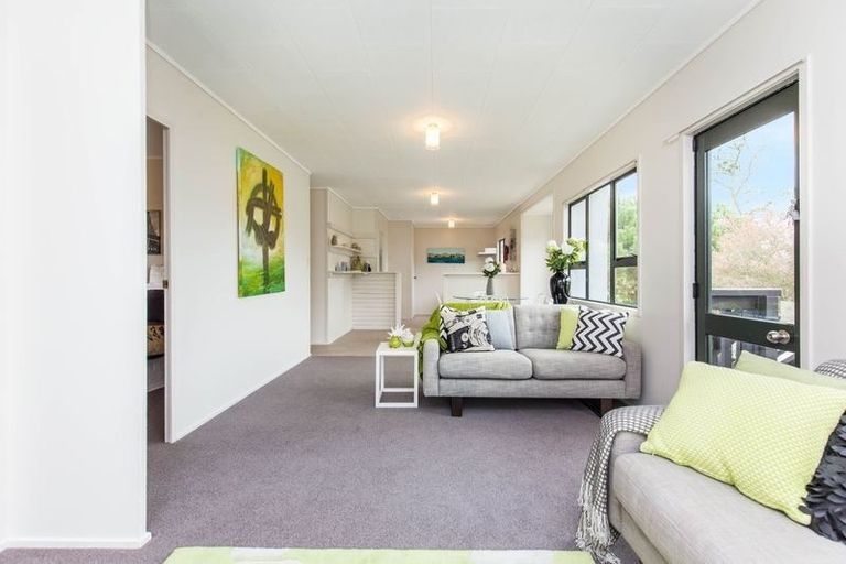 Photo of property in 18 Riserra Drive, Ranui, Auckland, 0612