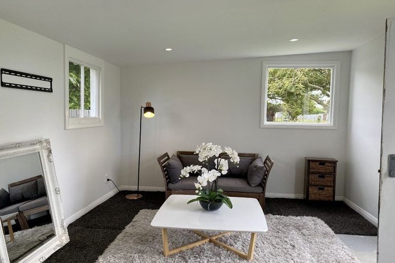 Photo of property in 2 Brassey Street, Waverley, 4510