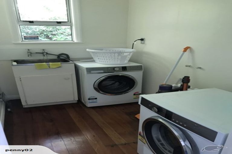 Photo of property in 19 Romney Square, Tawa, Wellington, 5028