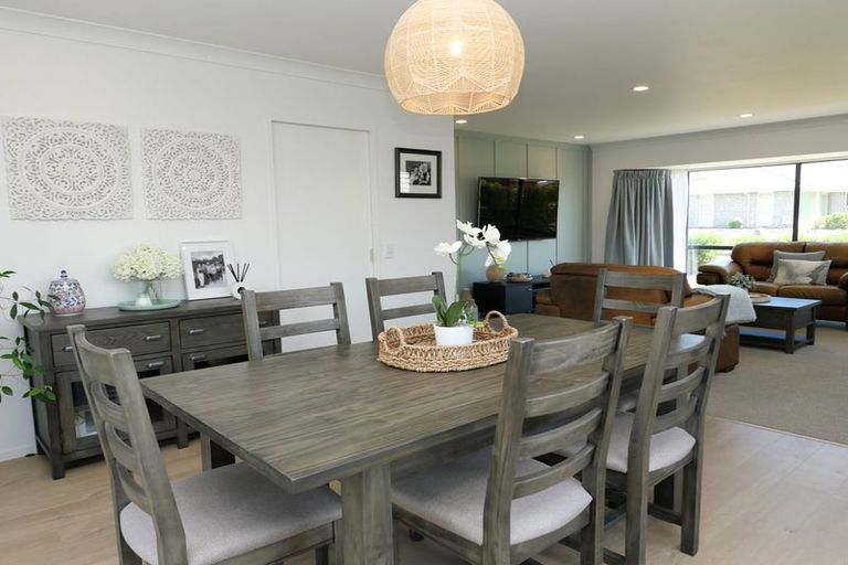 Photo of property in 5 Sovereign Way, Paraparaumu, 5032