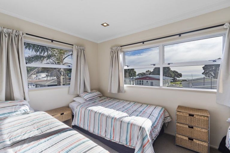 Photo of property in 68 Sixth Avenue, Urenui, 4377