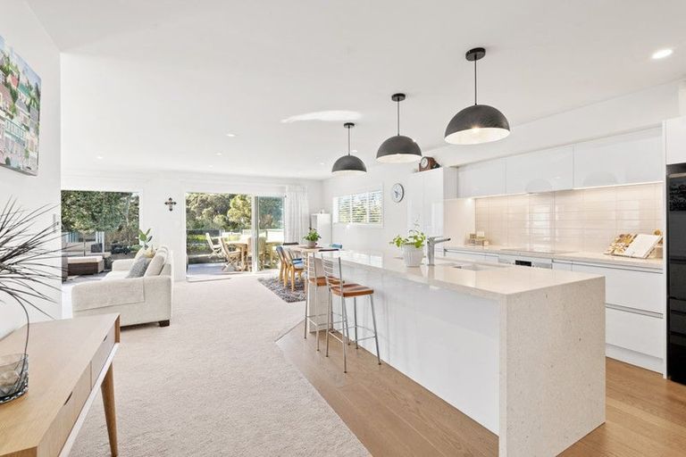 Photo of property in 1/21 Marie Avenue, Red Beach, 0932