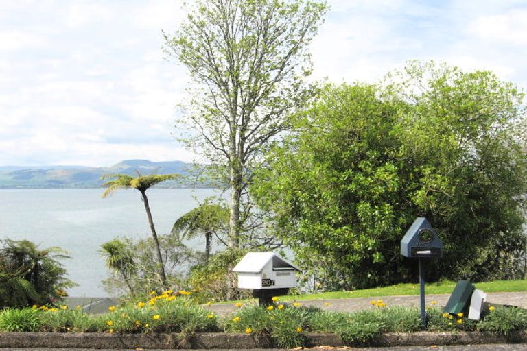 Photo of property in 207 Kawaha Point Road, Kawaha Point, Rotorua, 3010