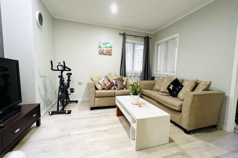 Photo of property in 89 Saddleback Rise, Murrays Bay, Auckland, 0630