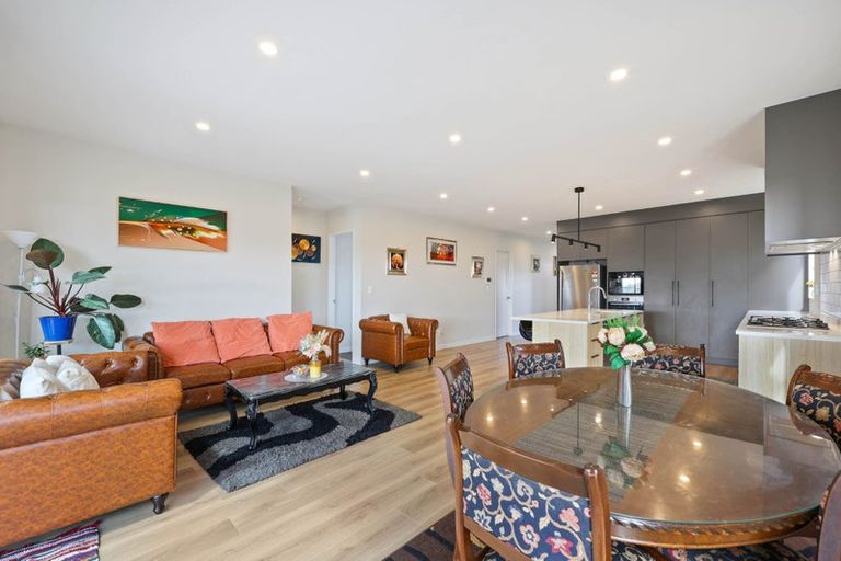 Photo of property in 12 Korowhiti Road, Clarks Beach, 2122