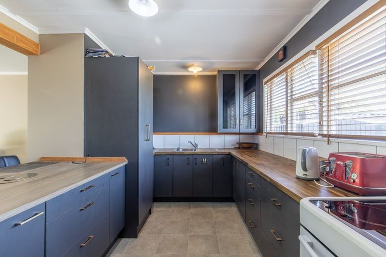 Photo of property in 20 Blake Street, Porangahau, 4293