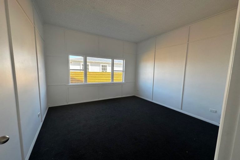 Photo of property in 42 Tennyson Street, Dannevirke, 4930
