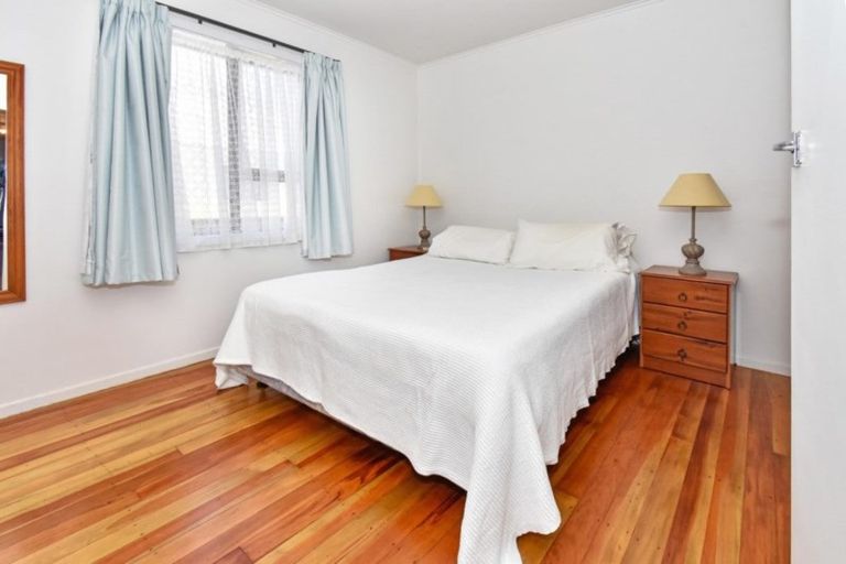 Photo of property in 1/42 Sutton Crescent, Papakura, 2110