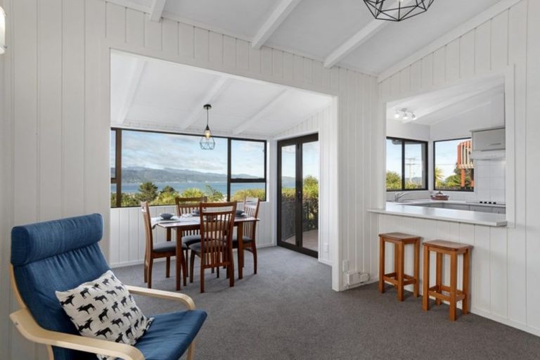 Photo of property in 6 Stanhope Grove, Korokoro, Lower Hutt, 5012