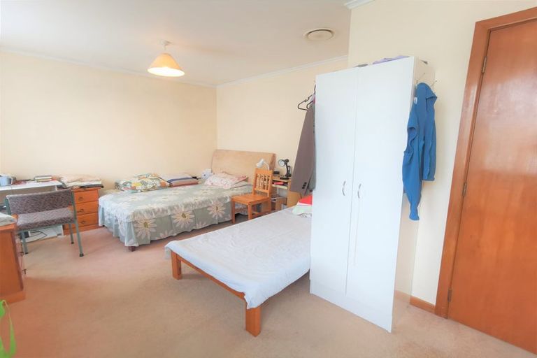 Photo of property in 228 Whitney Street, Blockhouse Bay, Auckland, 0600
