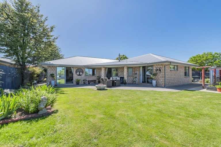 Photo of property in 18 Stanwood Grove, Darfield, 7510