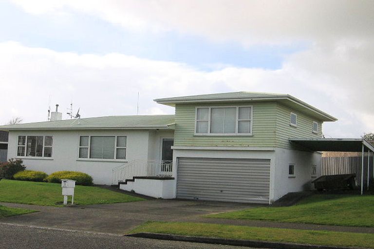 Photo of property in 8 Luton Street, Hokowhitu, Palmerston North, 4410