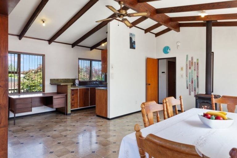 Photo of property in 2 Edgewater Grove, Whakatane, 3120