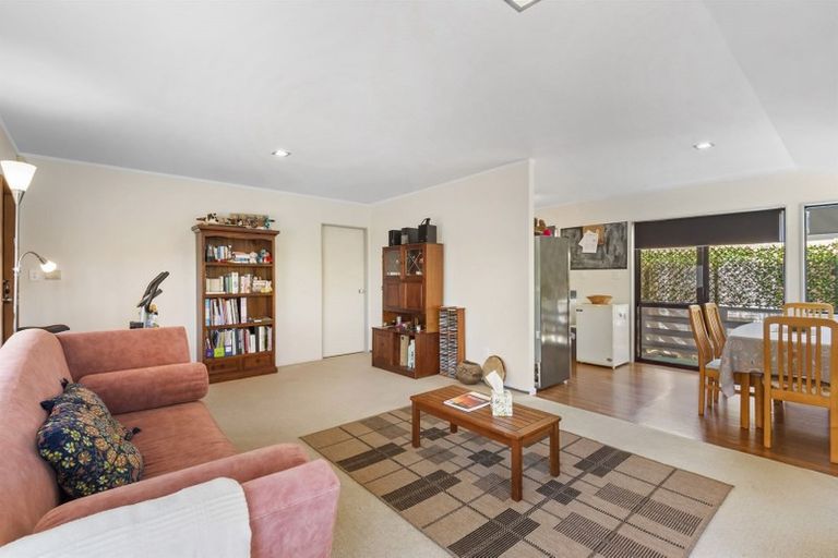 Photo of property in 2/21 Morton Avenue, Forrest Hill, Auckland, 0620