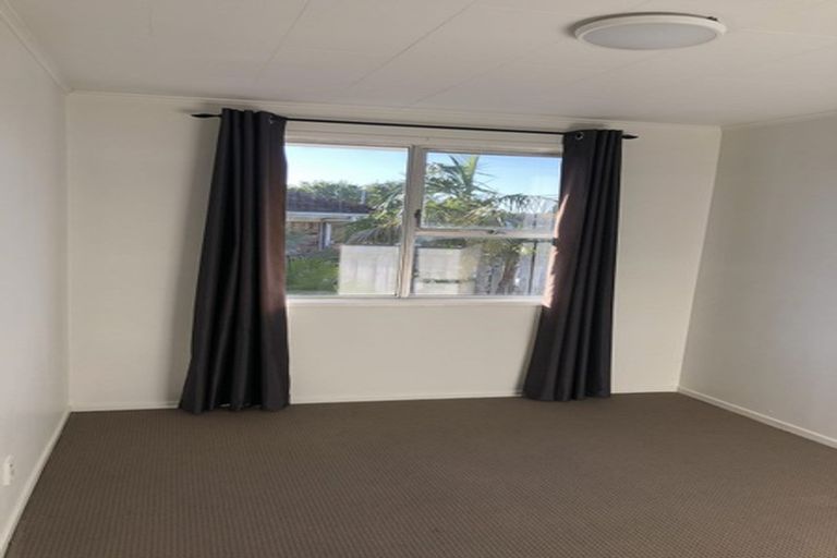 Photo of property in 38 Portadown Avenue, Pakuranga Heights, Auckland, 2010