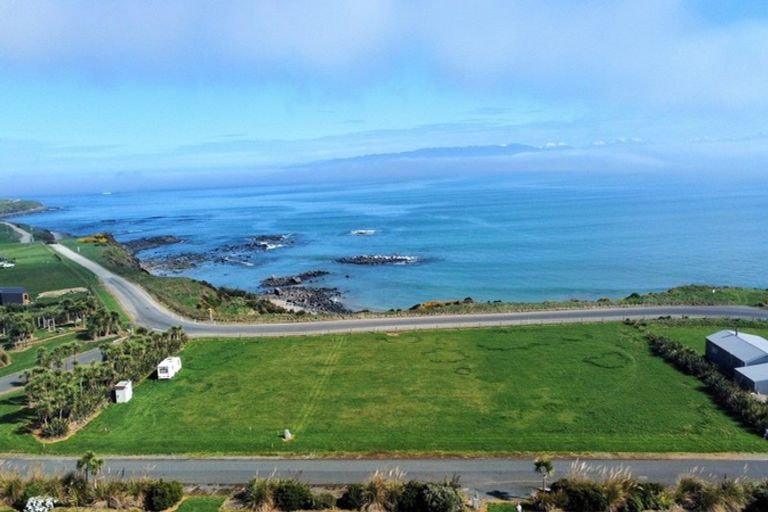 Photo of property in 7 Tamatea Street, Pahia, Riverton, 9881