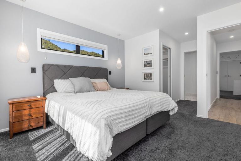 Photo of property in 10 Karearea Avenue, Waikanae, 5036