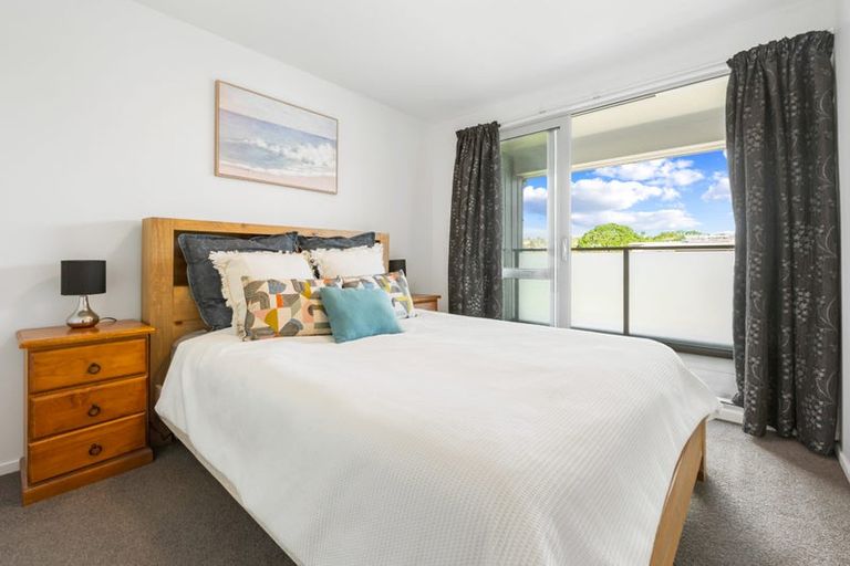 Photo of property in Bay Palms Apartments, 2/30c Bute Road, Browns Bay, Auckland, 0630